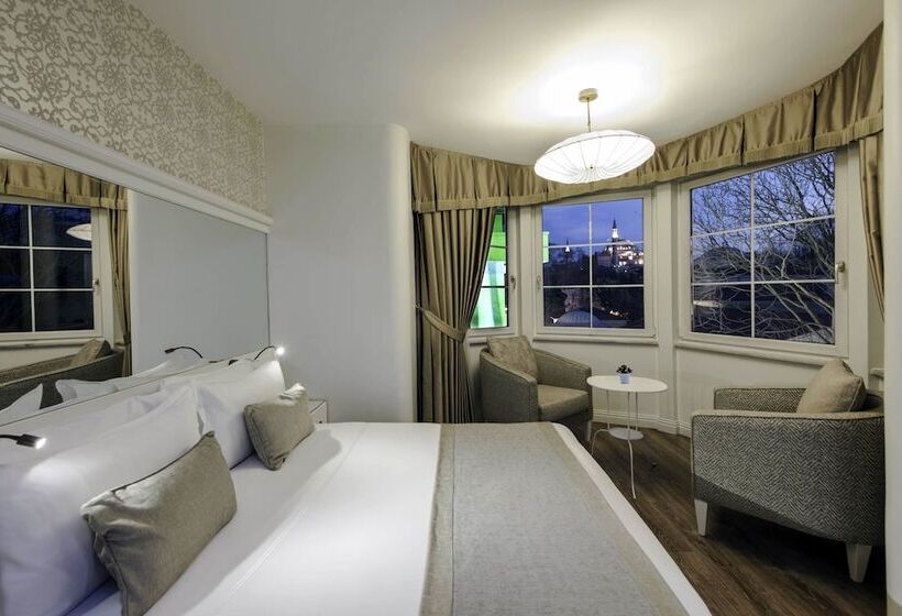 اتاق لوکس, Yasmak Sultan