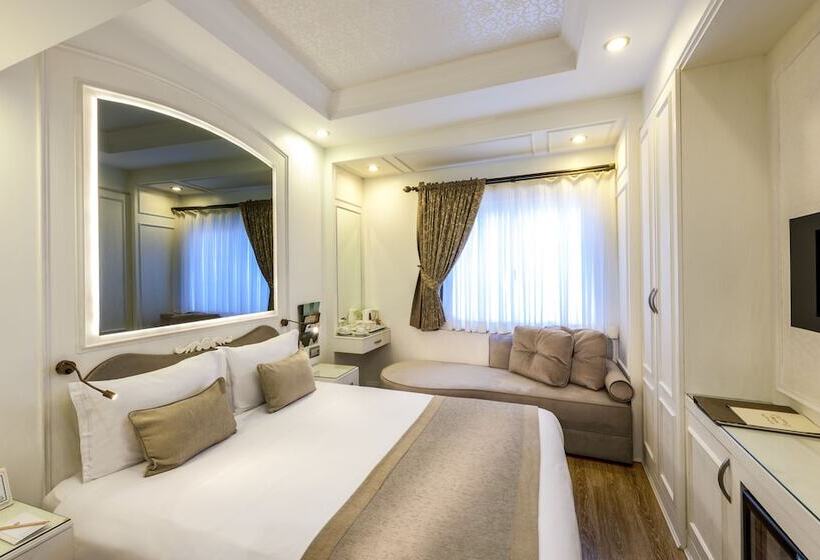 اتاق خانوادگی, Yasmak Sultan