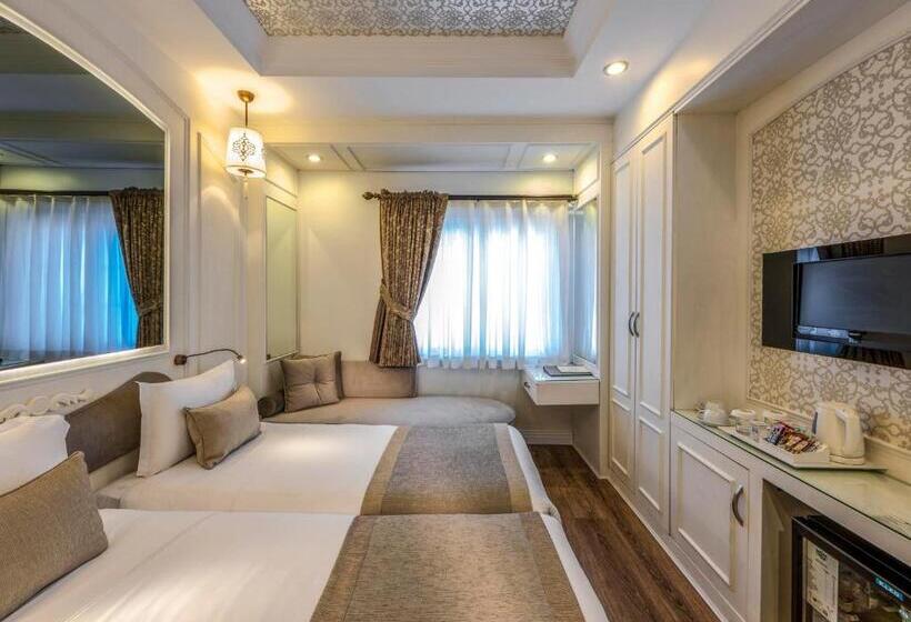 اتاق خانوادگی, Yasmak Sultan