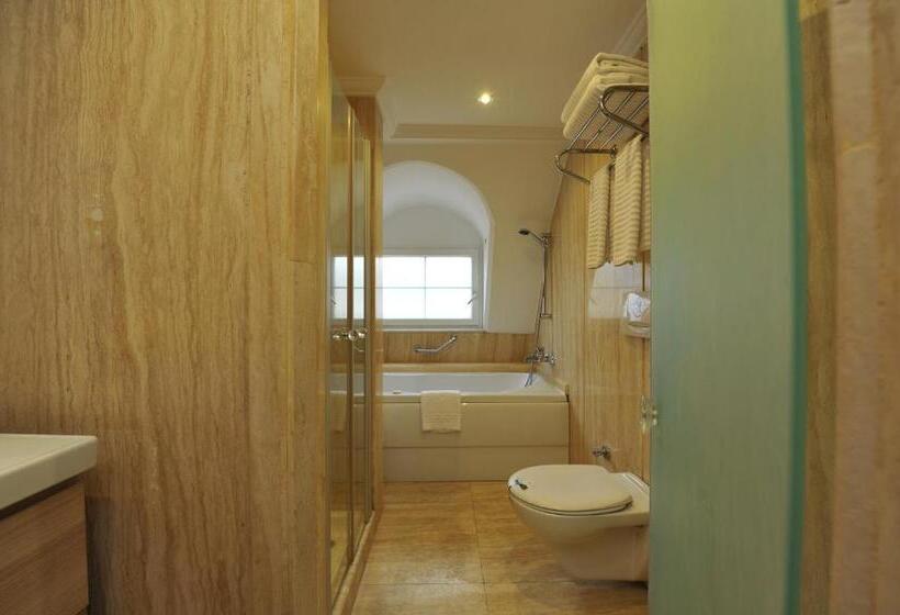 Suite, Yasmak Sultan