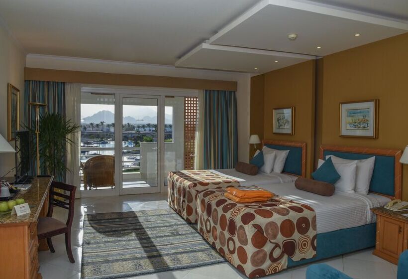 プールの見えるスーペリアルーム, Pickalbatros Golf Beach Resort