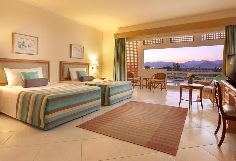 プールの見えるスーペリアルーム, Pickalbatros Golf Beach Resort