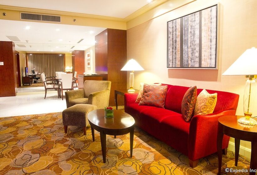 سوئیت با چشم‌انداز, New Coast Hotel Manila
