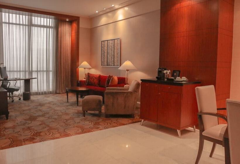 سوئیت با چشم‌انداز, New Coast Hotel Manila