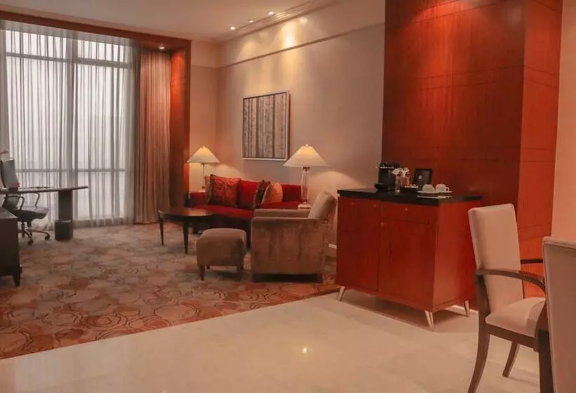 سوئیت با چشمانداز, New Coast Hotel Manila