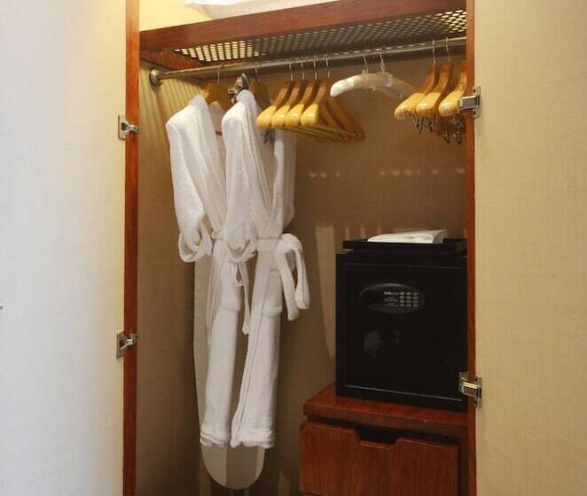 اتاق سوپریور, New Coast Hotel Manila