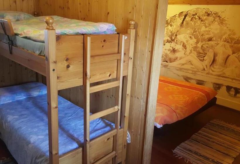 Номер Стандарт Четырехместный Совместный Санузел, Pensione Cari