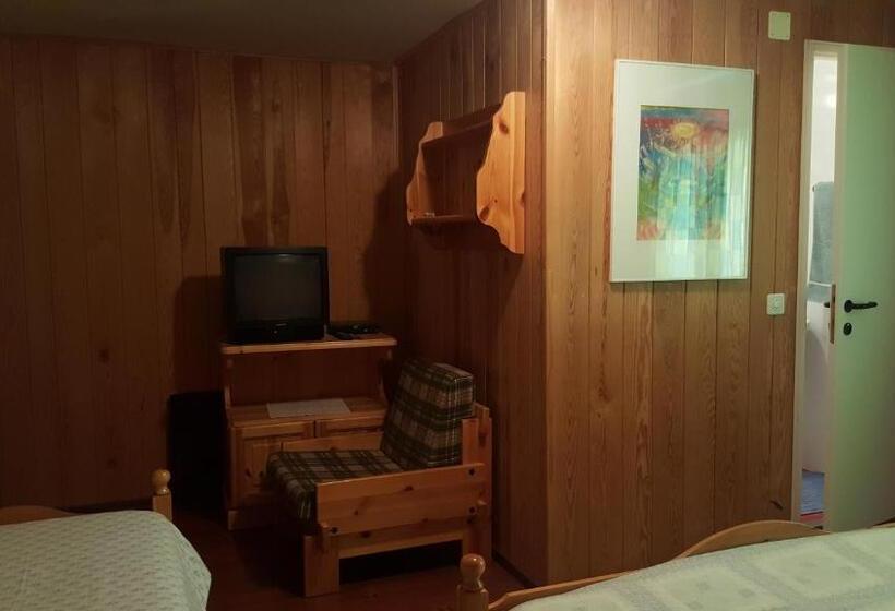 Четырехместный Номер Стандарт, Pensione Cari