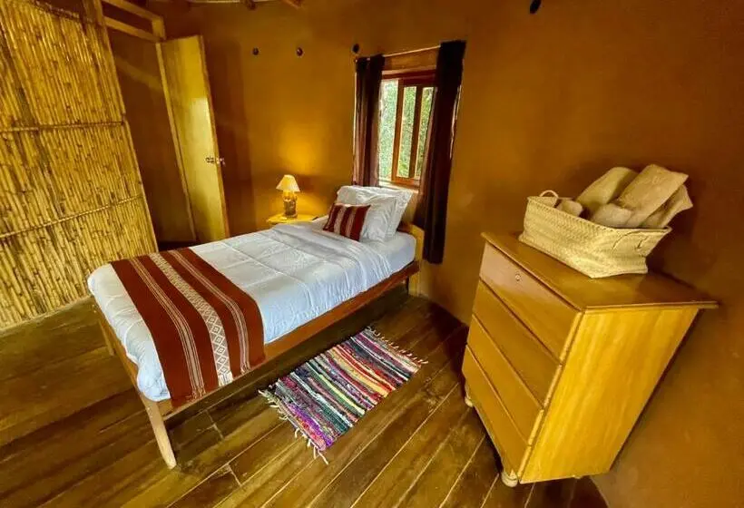 اتاق خانوادگی با چشمانداز کوه, Ekokuelap Lodge Y Turismo Alternativo