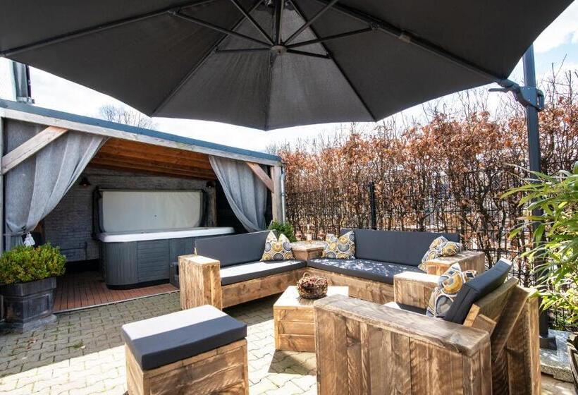 Дом 3 Спальни, Het Rietershuijs