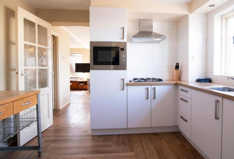 Дом 3 Спальни, Het Rietershuijs