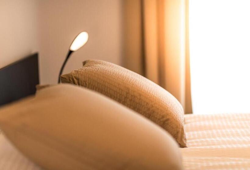 סוויטה דלוקס, Hôtel La Croix Blanche