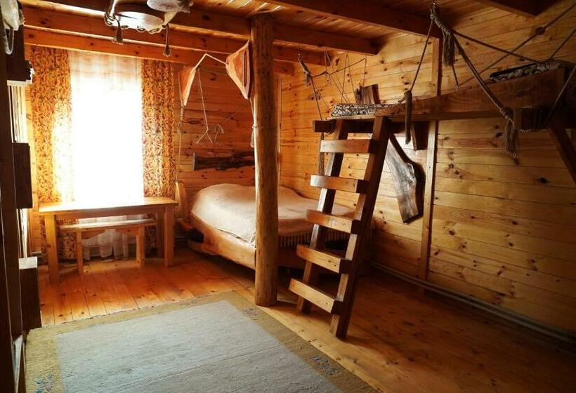 اتاق کلاسیک چهارنفره, Kostel House