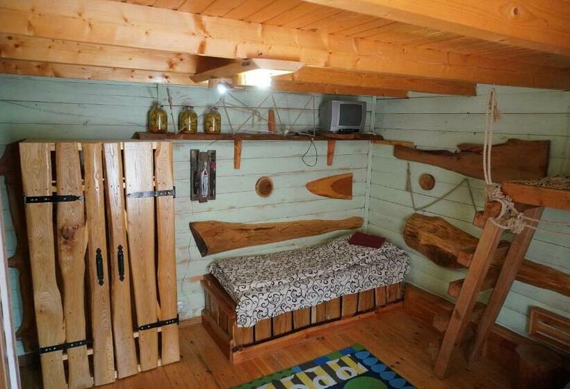 اتاق کلاسیک چهارنفره, Kostel House