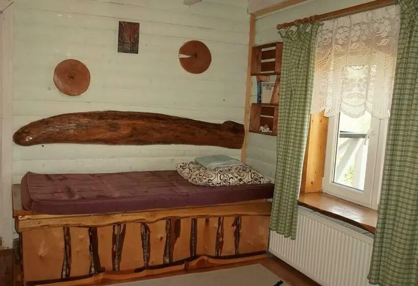 اتاق خانوادگی, Kostel House