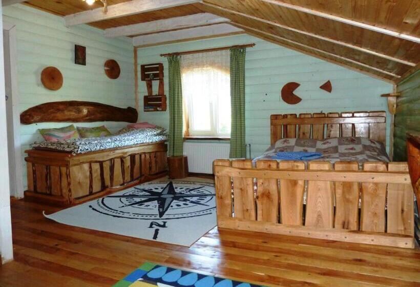 اتاق استاندارد سه نفره, Kostel House