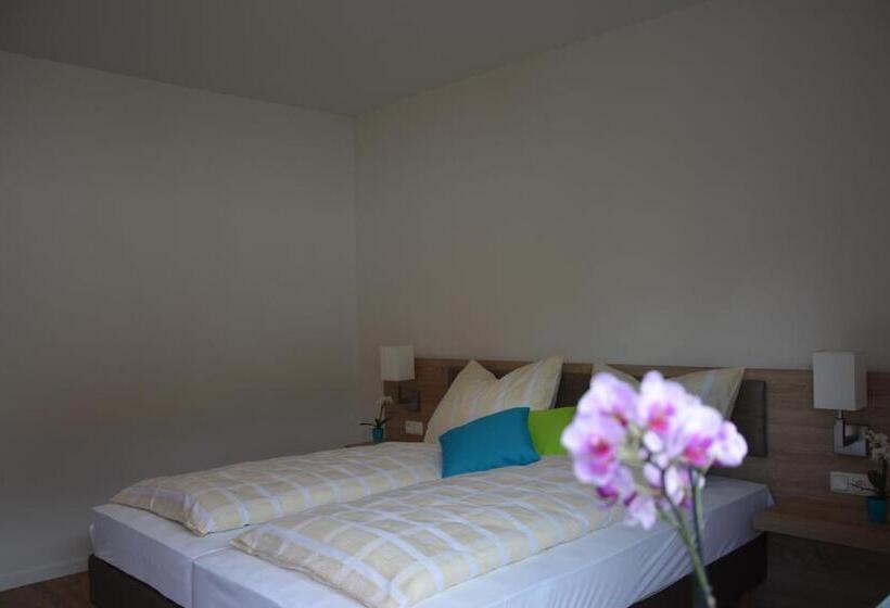 Номер Стандарт, Zur Lahnbrücke