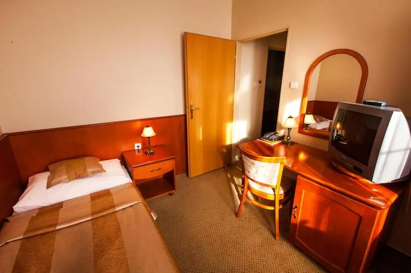 Standard Yhden Hengen Huone, Park Hotel Tartuf