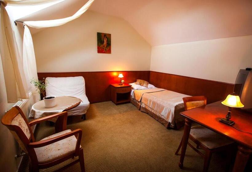 اتاق استاندارد سه نفره, Park Hotel Tartuf