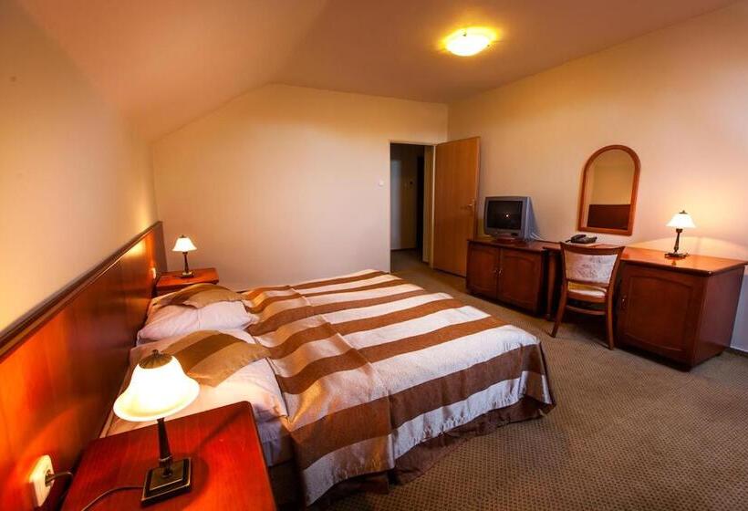 اتاق استاندارد سه نفره, Park Hotel Tartuf