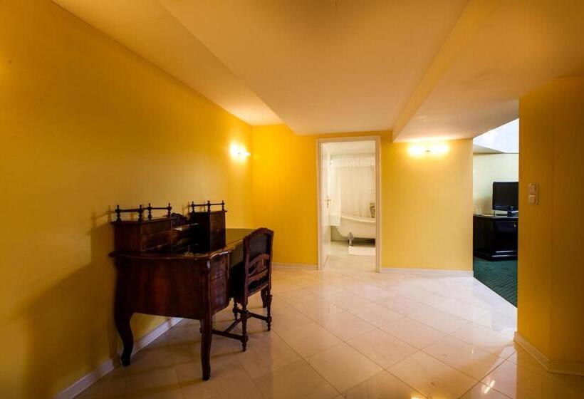 سوییت لوکس, Park Hotel Tartuf