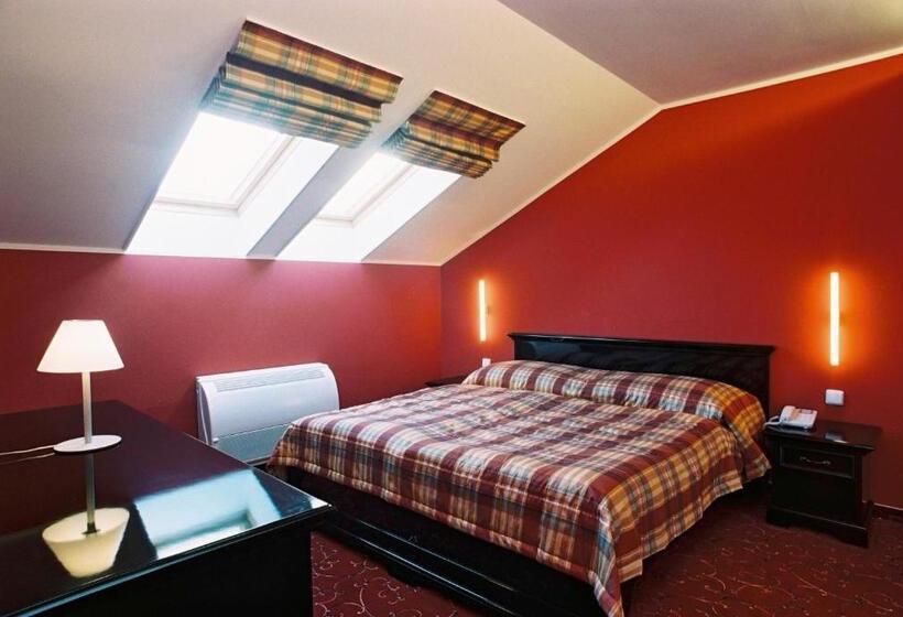 سوییت لوکس, Park Hotel Tartuf