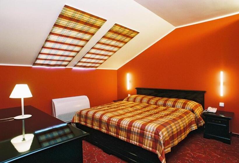 سوییت لوکس, Park Hotel Tartuf