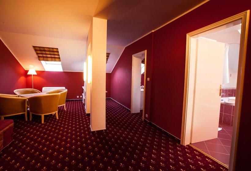 سوییت سوپریور, Park Hotel Tartuf