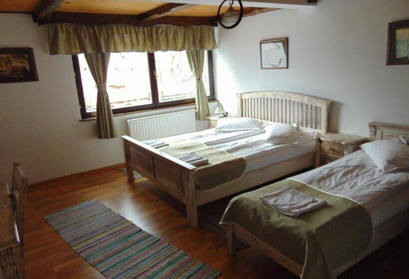 غرفة قياسية ثلاثية, Arcso Fogado