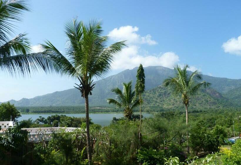 Люкс, Cardamom House