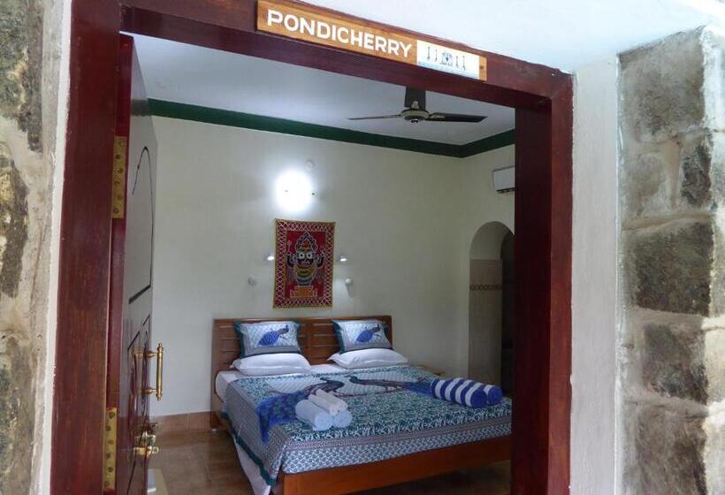 Люкс, Cardamom House