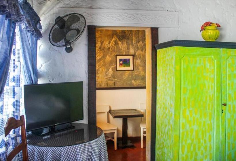 جناح, Casa Del Gringo