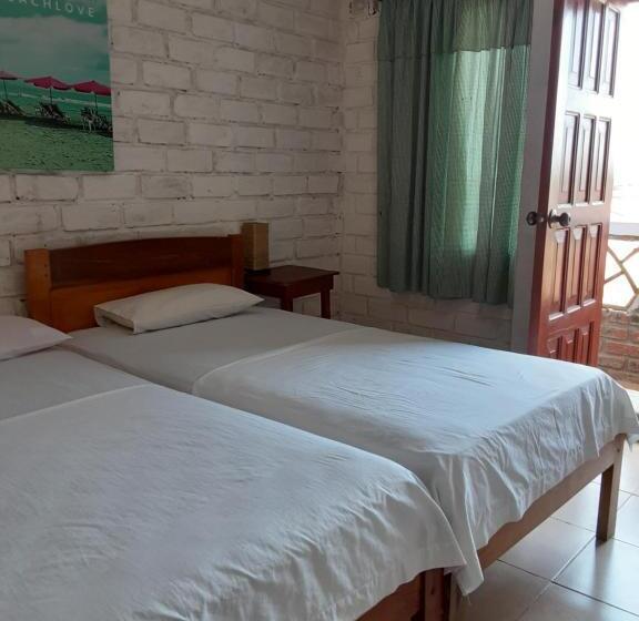 Номер Стандарт Трехместный, Hostal Maresia