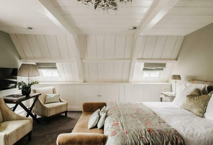 四人标准间, Inn On The Lake