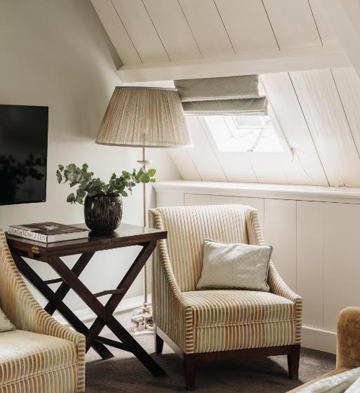 带3个卧室的别墅, Inn On The Lake