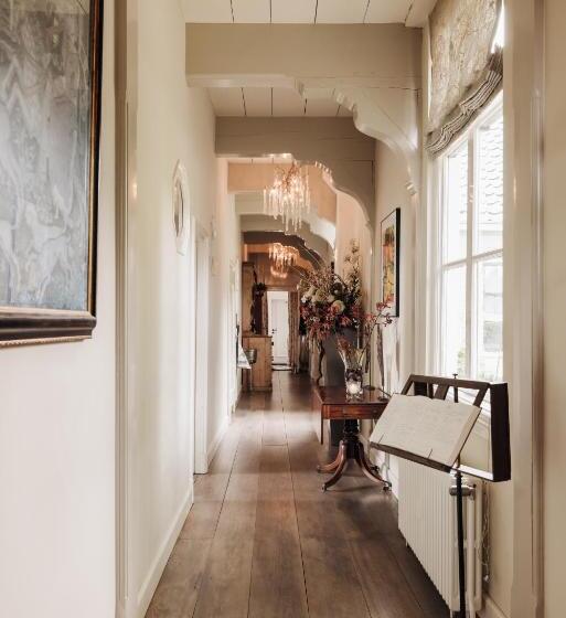 带3个卧室的别墅, Inn On The Lake