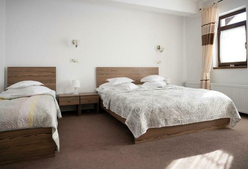 חדר סטנדרט לשלושה עם מרפסת, Pensiunea Andaluz