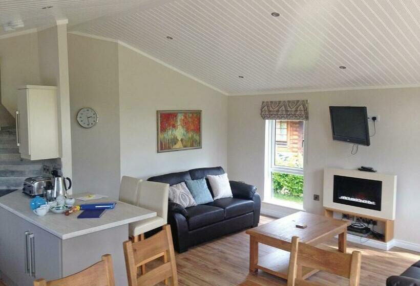 Дом 3 Спальни, Langmere Lakes Lodges