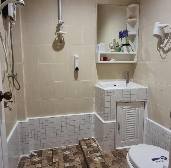 Habitació Estàndard amb Balconada, Baan Sabaijai Resort & Omsorgssenter