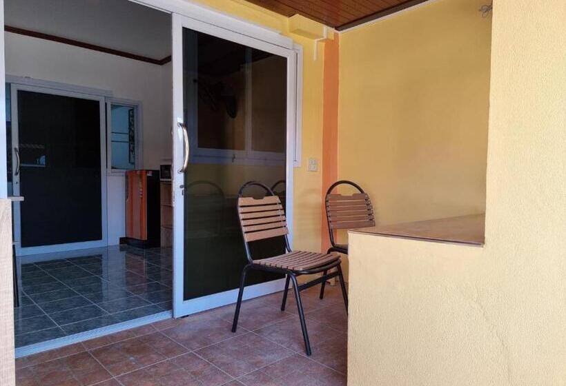 Habitació Estàndard amb Terrassa, Baan Sabaijai Resort & Omsorgssenter