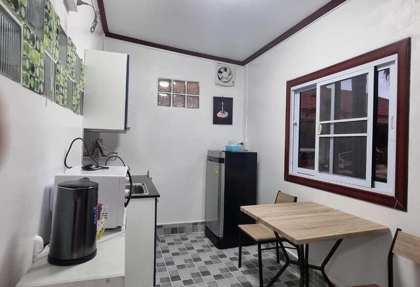 Habitació Quàdruple Estàndard, Baan Sabaijai Resort & Omsorgssenter