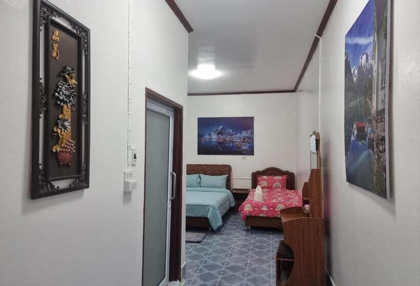 Habitació Quàdruple Estàndard, Baan Sabaijai Resort & Omsorgssenter