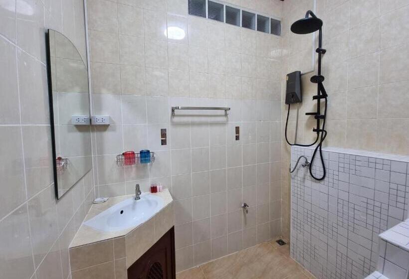 Habitació Estàndard amb Terrassa, Baan Sabaijai Resort & Omsorgssenter