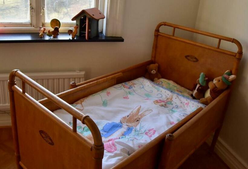 Семейный Номер, Mooi! Gula Huset