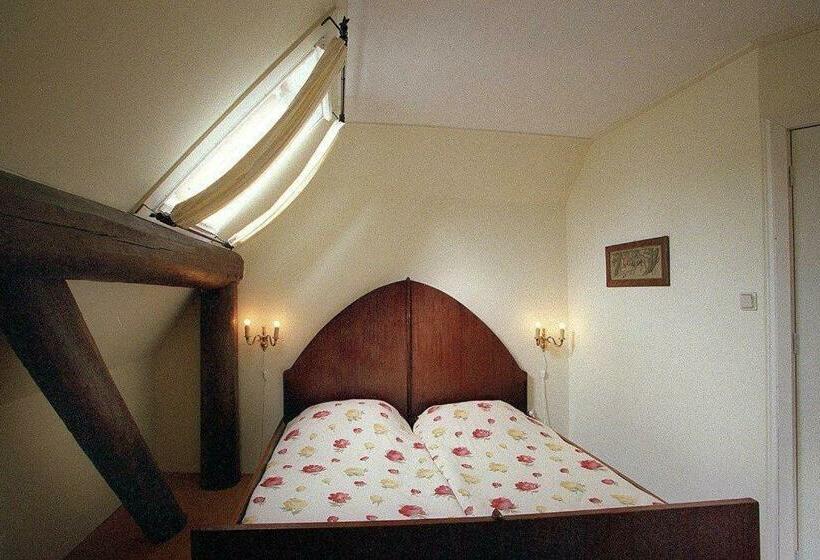 חדר סטנדרט לארבעה, Theaterherberg