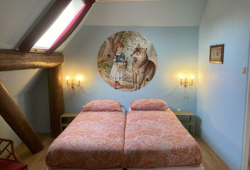 חדר סטנדרט לארבעה, Theaterherberg