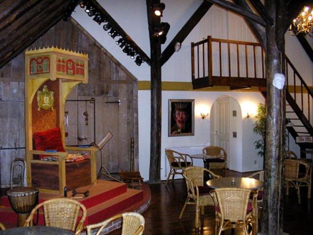 חדר סטנדרט לארבעה, Theaterherberg