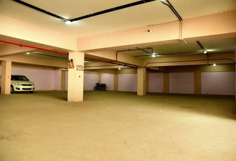 Standard-huone, Chembiyan