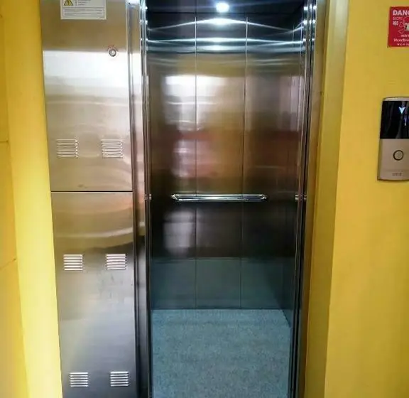 Deluxe Yhden Hengen Huone, Chembiyan