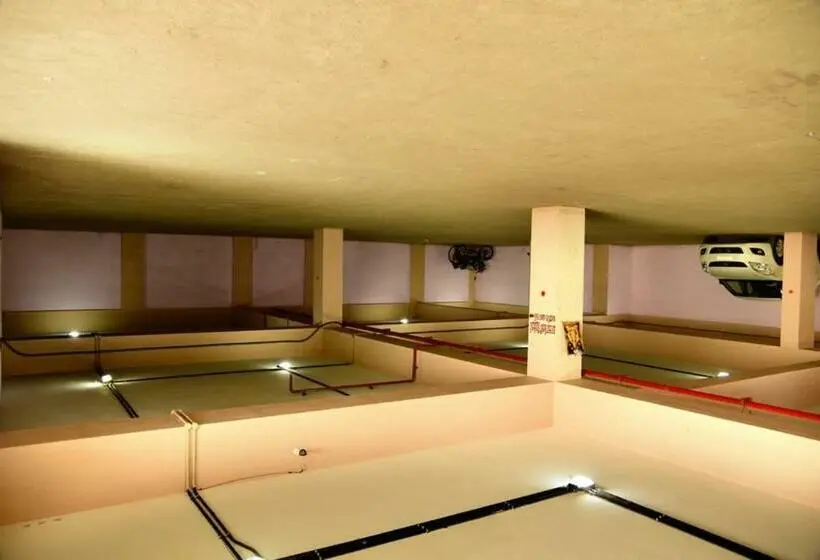 Deluxe Yhden Hengen Huone, Chembiyan
